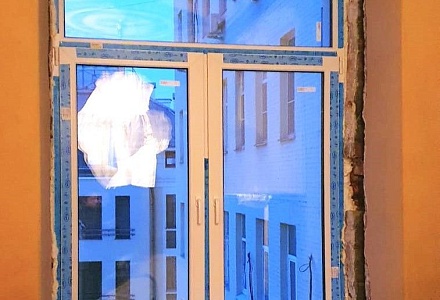 Пластиковое окно в квартиру с фрамугой
